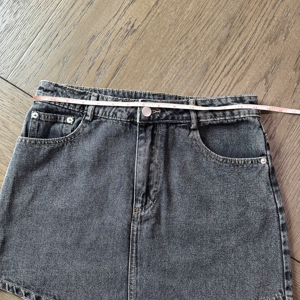 Le Lis Black Denim Mini Skirt Size Small - Picture 7 of 9